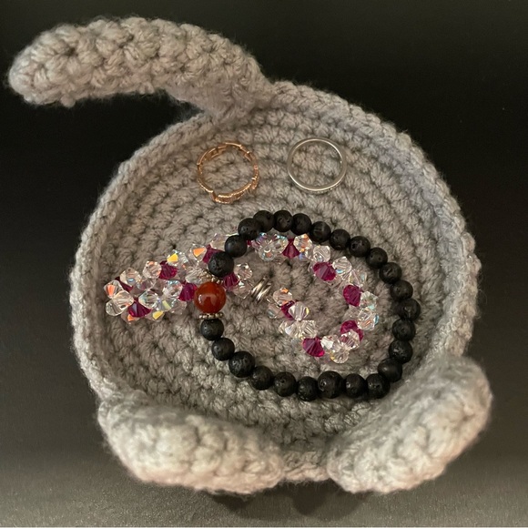 New Handmade Gray Cat Crochet Coaster - Picture 8 of 8